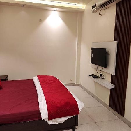 Sun Moon Residency And Apartments, Hotels In Rohini Delhi  Buitenkant foto